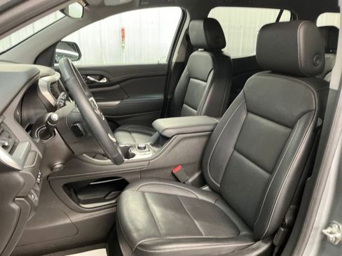 Certified 2023 GMC Acadia SLT w/ Technology Package image 10