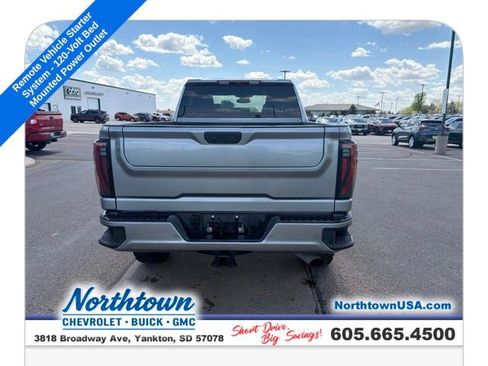 Used 2025 GMC Sierra 2500 AT4 AWD/4WD image 11