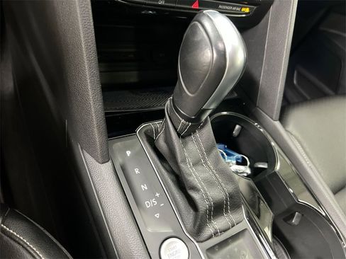 Used 2023 Volkswagen Atlas SE image 16