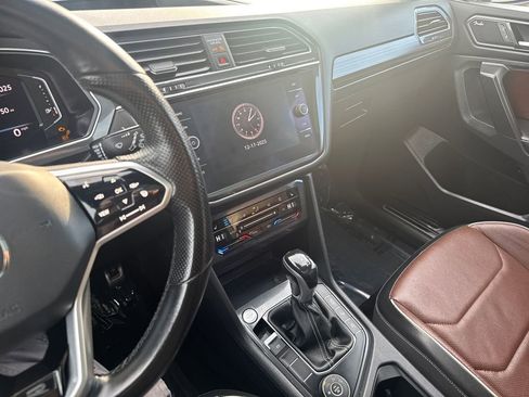 Used 2022 Volkswagen Tiguan SEL R-Line image 23