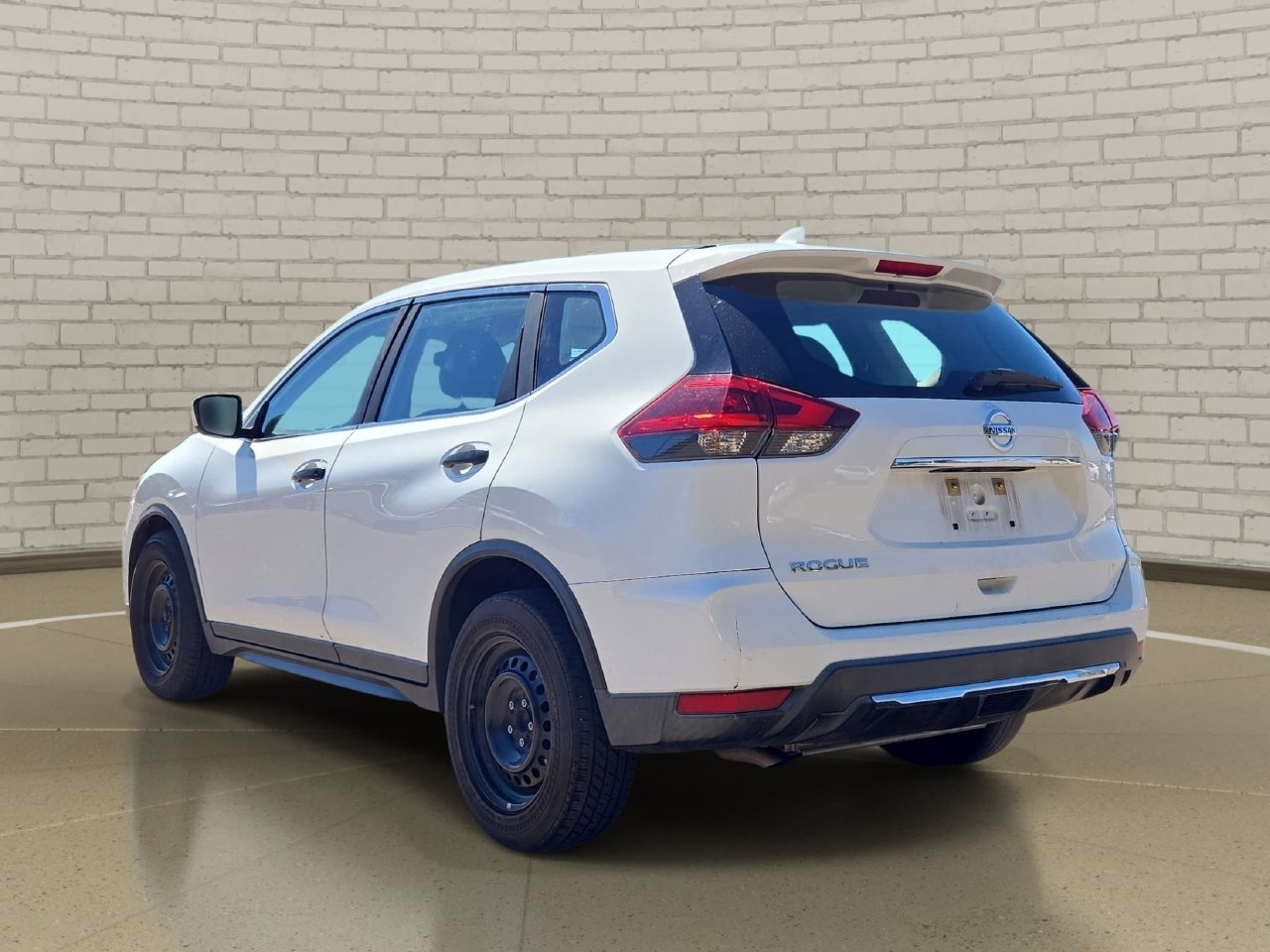Used 2018 Nissan Rogue S FWD image 7