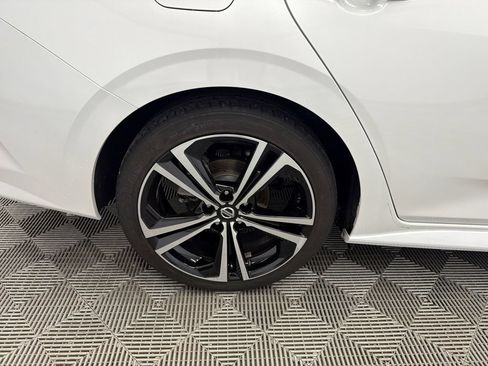 Used 2020 Nissan Sentra SR w/ Electronics Package FWD image 17