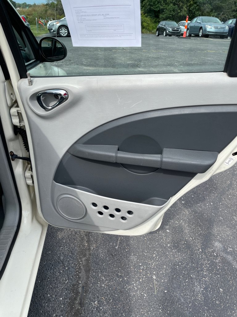 Used 2007 Chrysler PT Cruiser FWD image 17