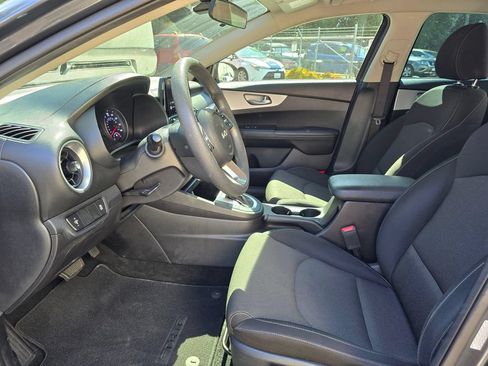 Used 2022 Kia Forte LXS FWD image 7