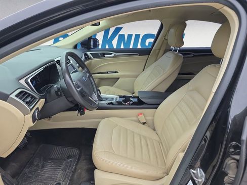 Used 2015 Ford Fusion SE w/ Equipment Group 202A image 9