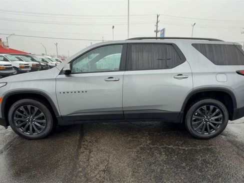 Used 2023 Chevrolet Traverse RS image 5