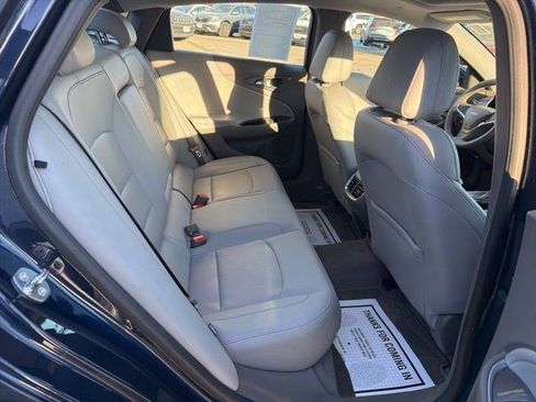 Used 2017 Chevrolet Malibu LT w/ Leather Package FWD image 17