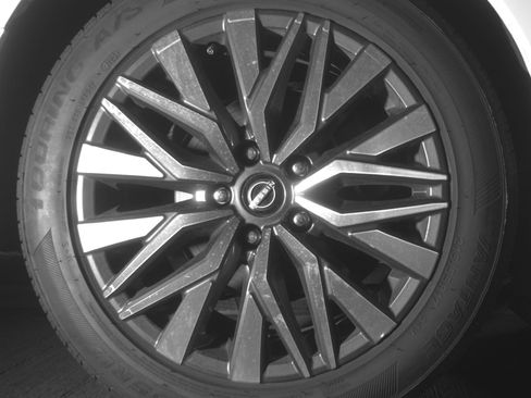 Used 2025 Nissan Altima 2.5 SV FWD image 12
