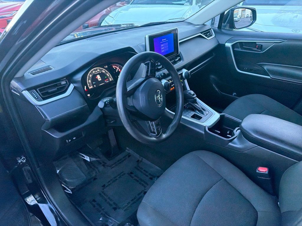 Certified 2025 Toyota RAV4 LE AWD/4WD image 21