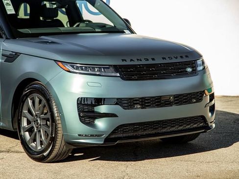 New 2025 Land Rover Range Rover Sport Dynamic SE AWD/4WD image 5