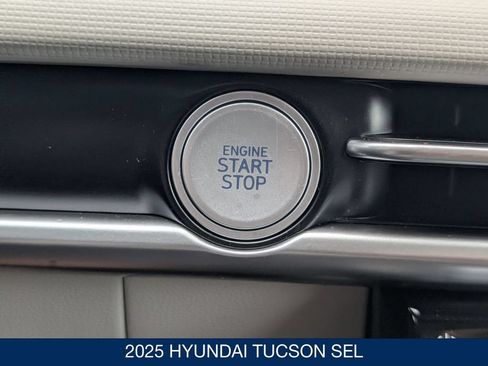 Certified 2025 Hyundai Tucson SEL AWD/4WD image 26