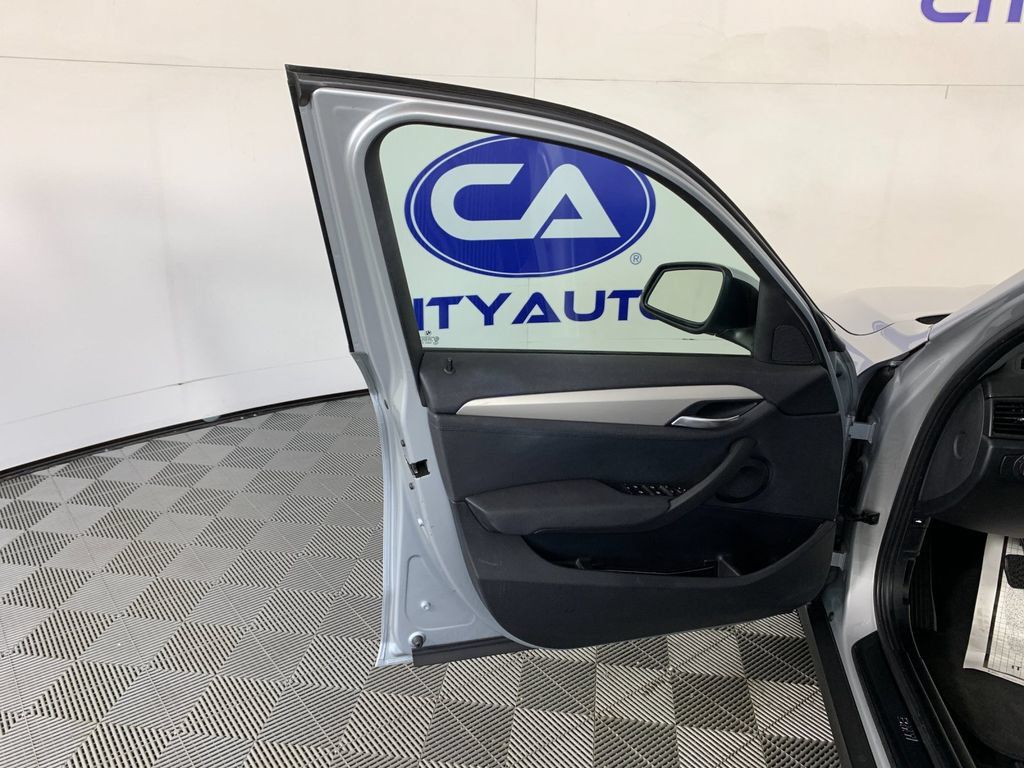 Used 2013 BMW X1 sDrive28i RWD image 14