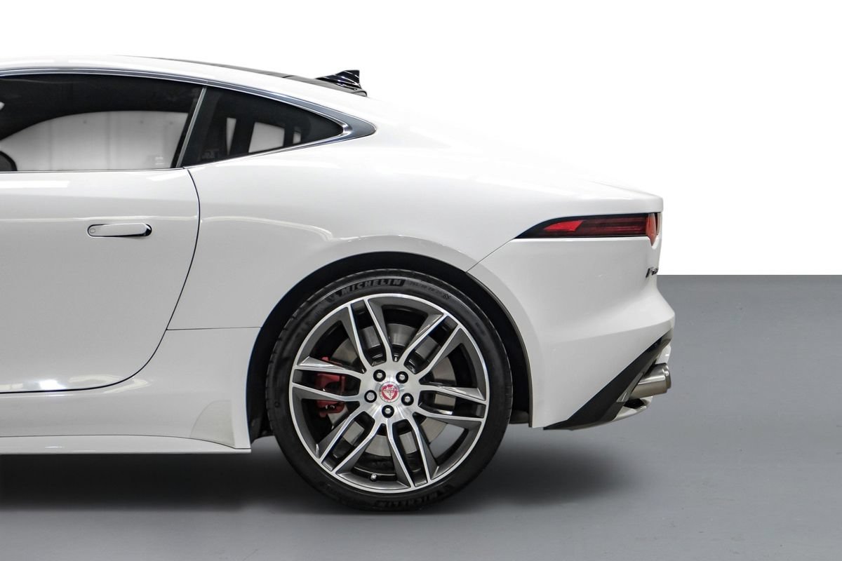 Used 2019 Jaguar F-TYPE R AWD/4WD image 11