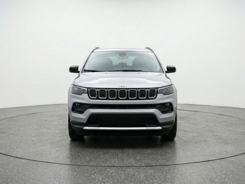 Used 2025 Jeep Compass Limited AWD/4WD image 2