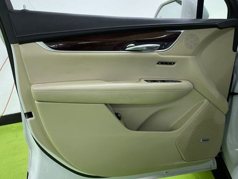 Used 2019 Cadillac XT5 Luxury image 16