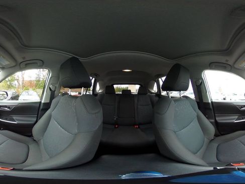 Used 2025 Toyota RAV4 XLE image 42