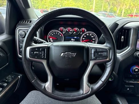 Used 2020 Chevrolet Silverado 1500 LT Trail Boss AWD/4WD image 15