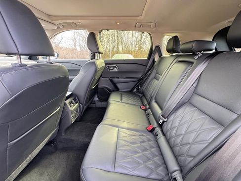 Certified 2024 Nissan Rogue Platinum w/ Platinum Premium Package image 23