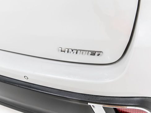 Used 2017 Toyota Highlander Limited FWD image 8