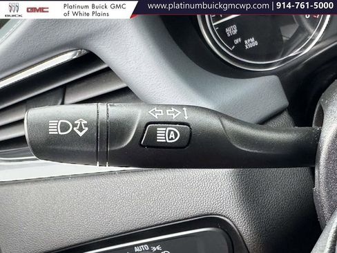 Used 2020 Buick Enclave Premium w/ Sun and Sites Package image 34