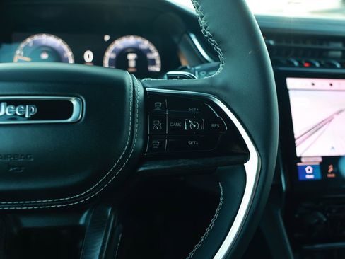 New 2025 Jeep Grand Cherokee L Overland image 18