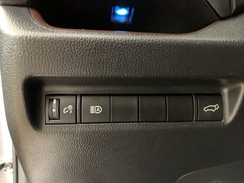 Used 2021 Toyota RAV4 Limited image 20