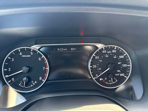 Certified 2025 Nissan Rogue SV FWD image 21