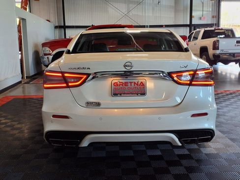 Used 2023 Nissan Maxima SV image 5