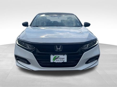 Used 2018 Honda Accord Sport image 2