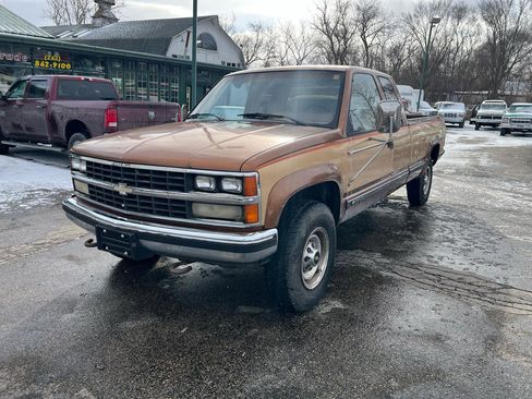 Used 1989 Chevrolet Silverado 3500 4x4 Extended Cab image 2