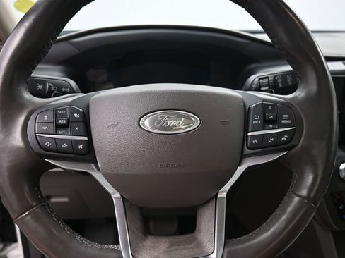 Used 2020 Ford Explorer Platinum w/ Premium Technology Package AWD/4WD image 19