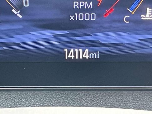 Used 2024 Chevrolet Traverse LT image 26