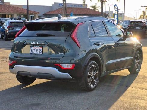 Used 2023 Kia Niro EX image 5