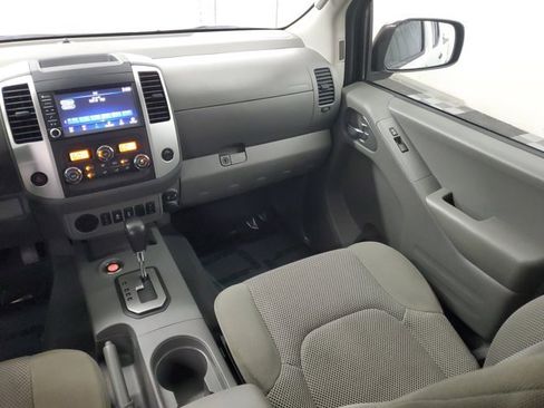 Certified 2020 Nissan Frontier SV image 12