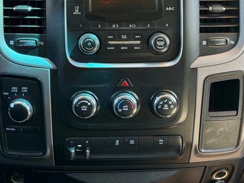 Used 2014 RAM 2500 Tradesman w/ Chrome Appearance Group AWD/4WD image 13