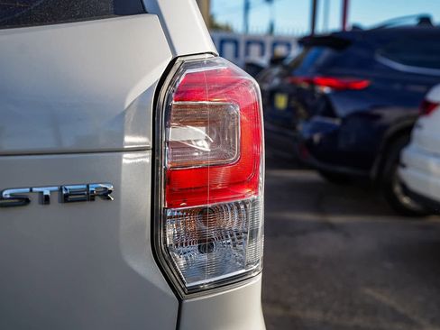 Used 2018 Subaru Forester 2.5i w/ Alloy Wheel Package image 11