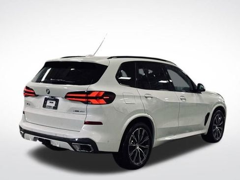 New 2026 BMW X5 xDrive40i w/ M Sport Package AWD/4WD image 5