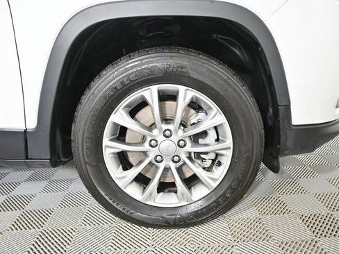 Used 2022 Jeep Cherokee Latitude Lux w/ Sun & Sound Group image 11