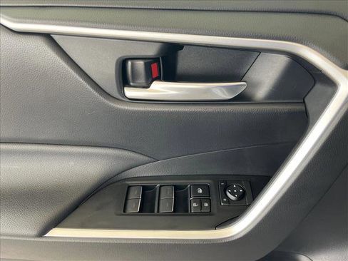 Used 2023 Toyota RAV4 XLE image 17