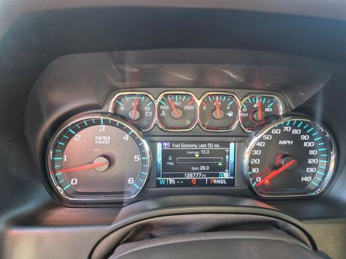 Used 2017 Chevrolet Suburban LT image 11