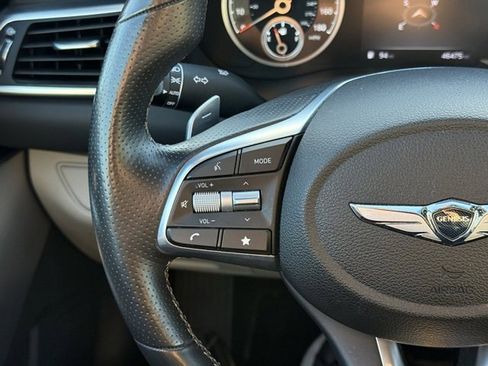 Used 2023 Genesis G70 2.0T image 15