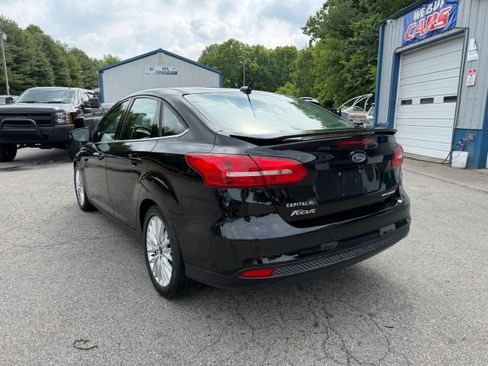 Used 2018 Ford Focus Titanium w/ Titanium Technology Package FWD image 3