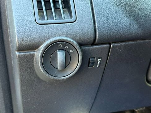 Used 2010 Ford Edge SE image 19