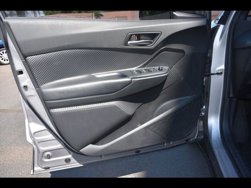 Used 2019 Toyota C-HR LE FWD image 18
