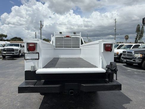 Used 2017 Ford F250 XL w/ Power Equipment Group AWD/4WD image 8