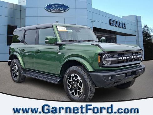 Certified 2025 Ford Bronco Outer Banks AWD/4WD image 1