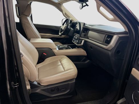 Used 2024 Ford Expedition Max XLT image 34