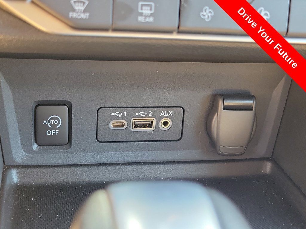 Used 2025 Nissan Sentra SV w/ SV Premium Package FWD image 13