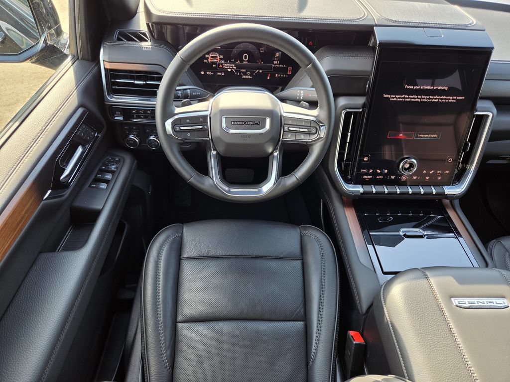 Used 2025 GMC Yukon Denali AWD/4WD image 13