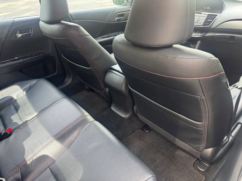 Used 2017 Honda Accord Touring image 17